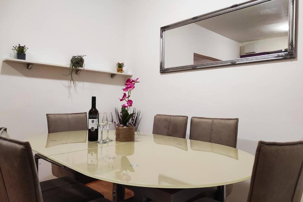 Spacious Apartment Near City Center And The Beach Split Buitenkant foto